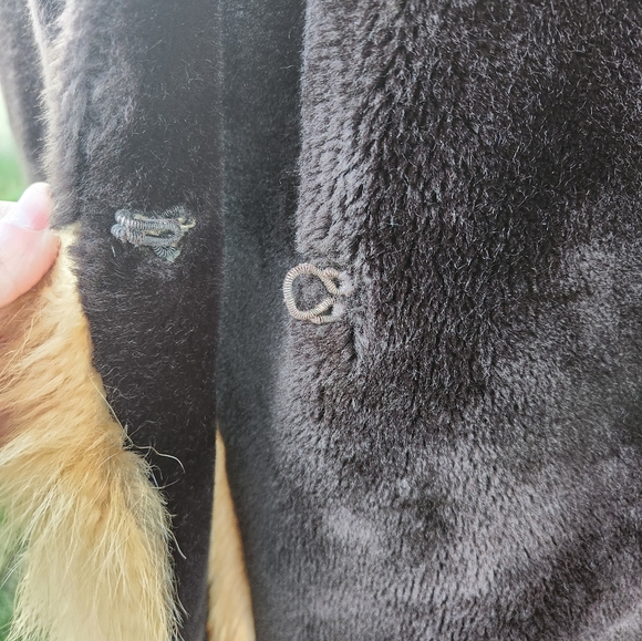 1970s Red Fox Fur Trimmed Coat with Belt - Picture 5 of 15